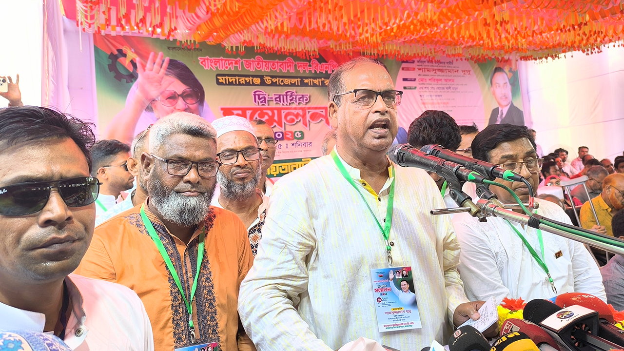 জামালপুরে বিএনপির দ্বিবার্ষিক সম্মেলনে বক্তব্য দেন শামসুজ্জামান দুদু। ছবি : কালবেলা
