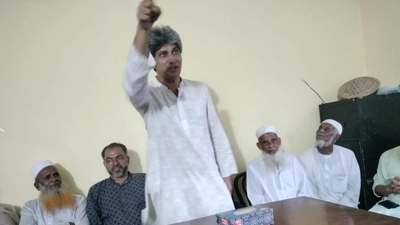 ব্রাহ্মণবাড়িয়ার বাঞ্ছারামপুরে এক সমাবেশে বক্তব্য দেন জোনায়েদ সাকি। ছবি : কালবেলা