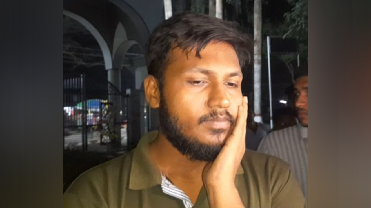 আটক ছাত্রলীগ নেতা সায়মুম খান। ছবি : সংগৃহীত