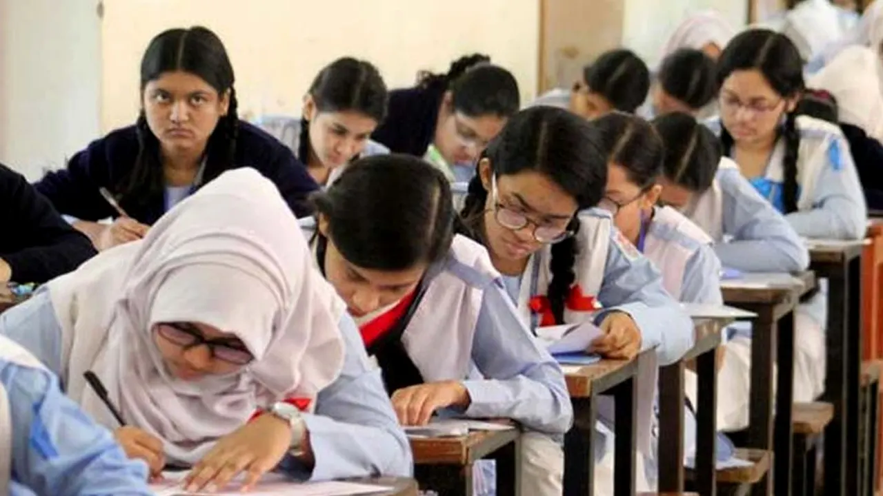 পরীক্ষার্থী। পুরোনো ছবি