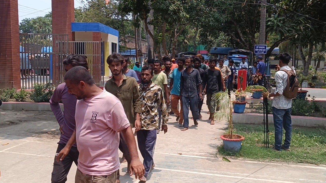 ভারত থেকে পুশইন করা হয়েছে ৭৫ বাংলাদেশিকে। ছবি : কালবেলা