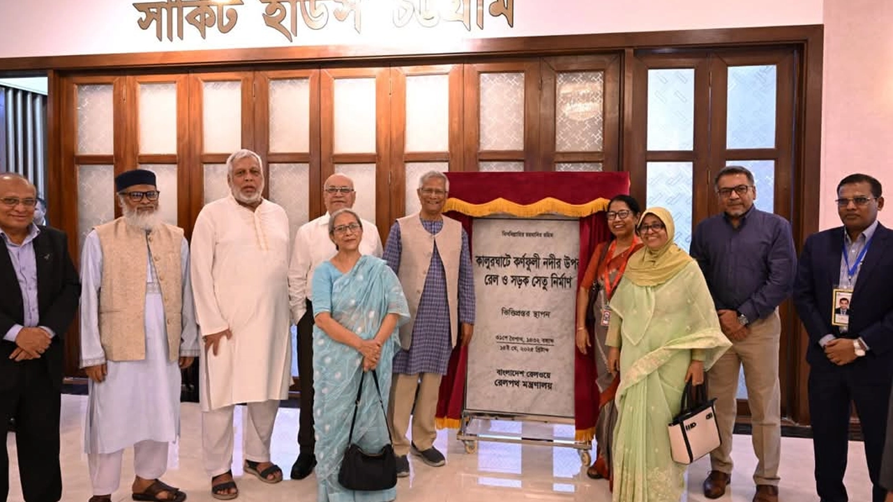 এনবিআর কর্মকর্তা-কর্মচারীদের কলম বিরতি চলছে