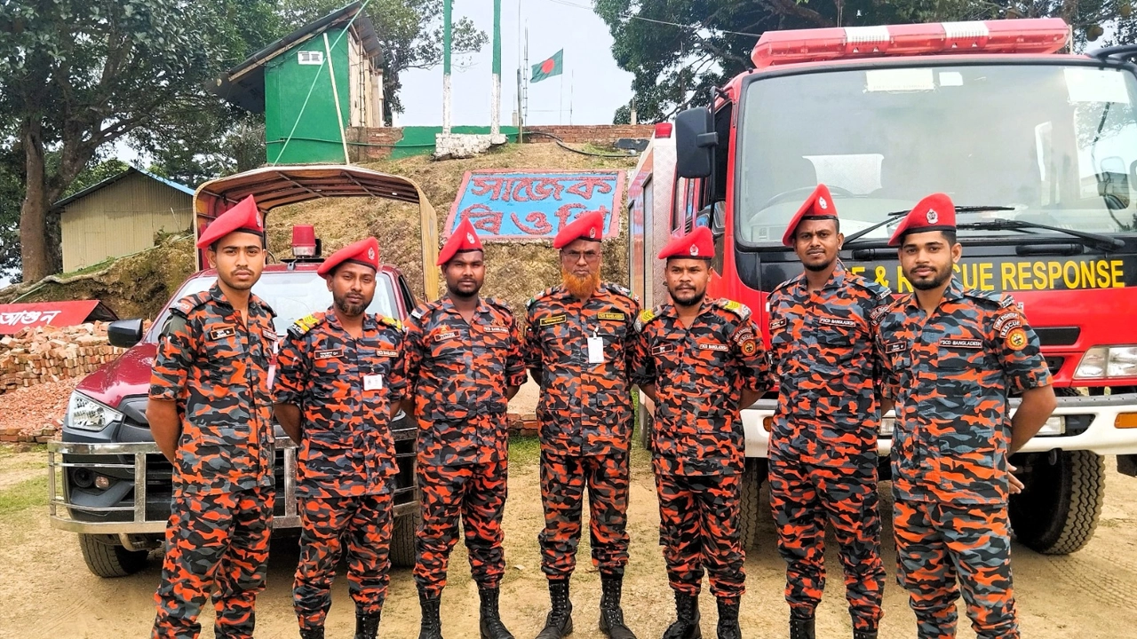 বর্তমানে সাজেকের ২৭ বিজিবির সহযোগিতায় নির্মিত অস্থায়ী ভবনে ফায়ার স্টেশনের কার্যক্রম পরিচালিত হচ্ছে। ছবি : কালবেলা