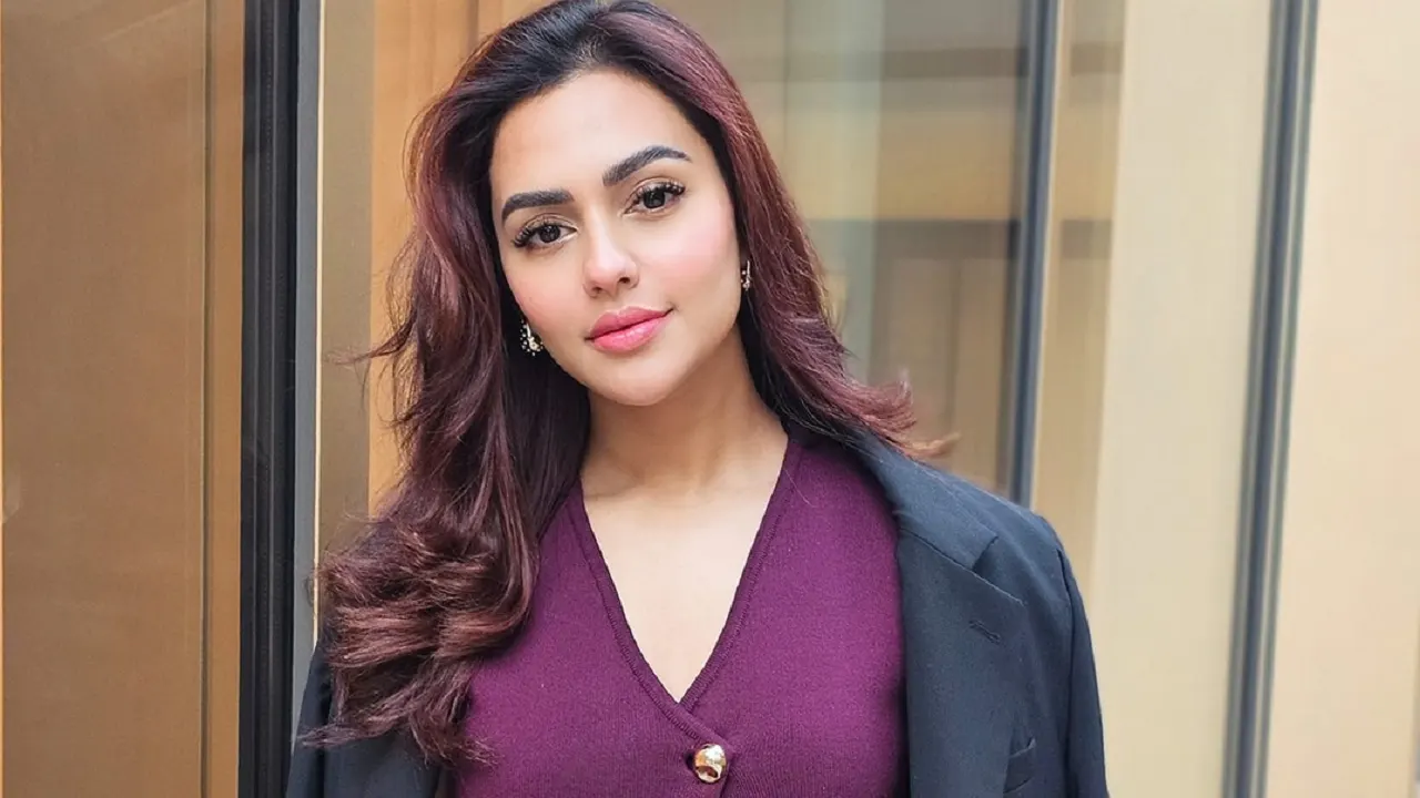 অভিনেত্রী নুসরাত ফারিয়া। পুরোনো ছবি