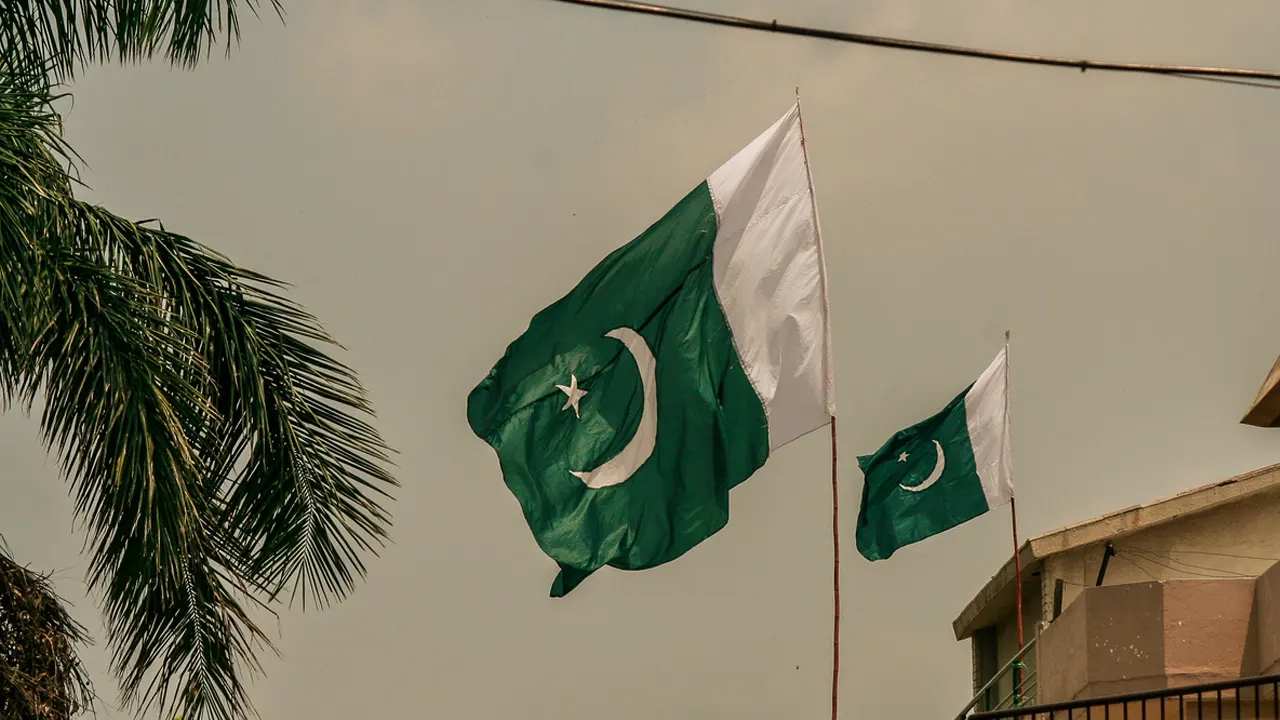 পাকিস্তানের পতাকা। ছবি : সংগৃহীত