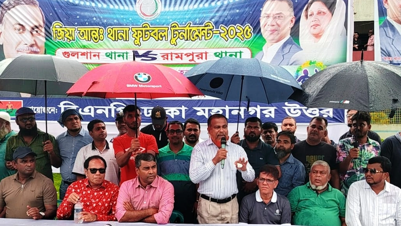 রাজধানীতে খেলার এক উদ্বোধনী অনুষ্ঠানে বক্তব্য দেন মোস্তফা জামান। ছবি : কালবেলা