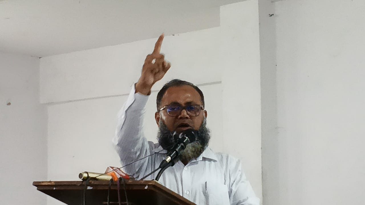 সভায় লায়ন ফারুক। ছবি : কালবেলা