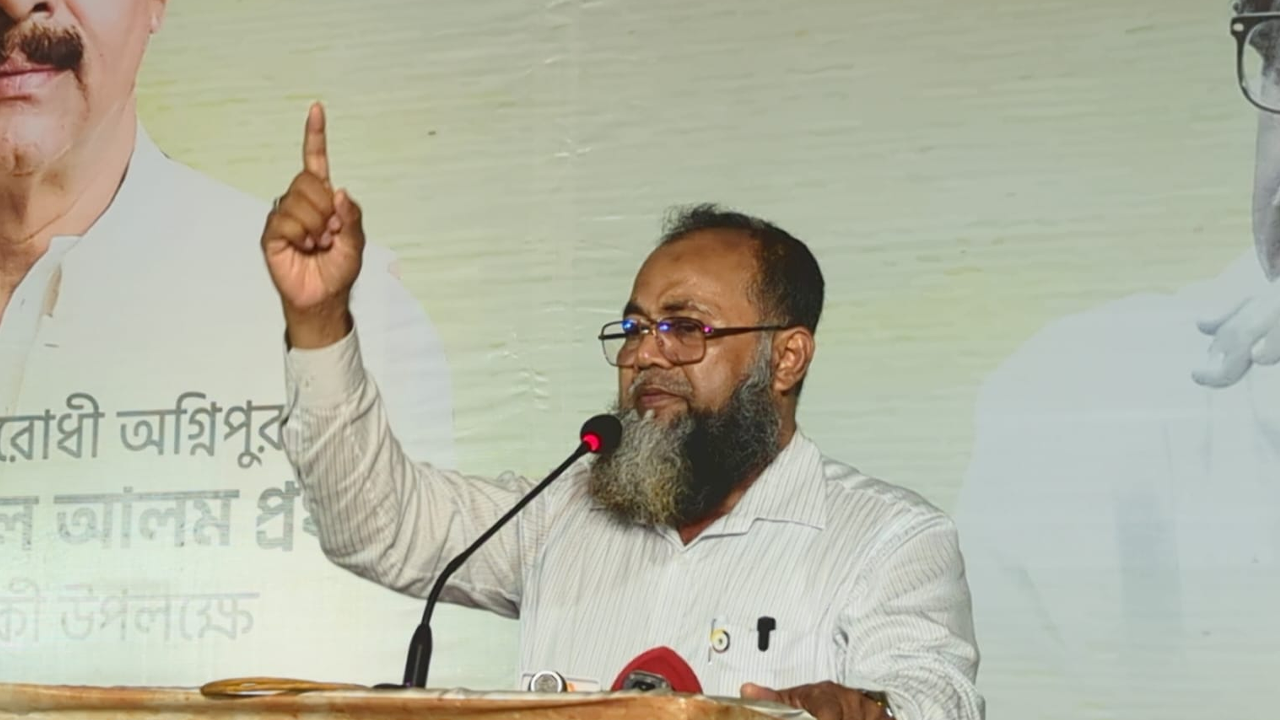 শফিউল আলম প্রধানের অষ্টম মৃত্যুবার্ষিকী উপলক্ষে আয়োজিত স্মরণসভায় লায়ন ফারুক। ছবি : কালবেলা