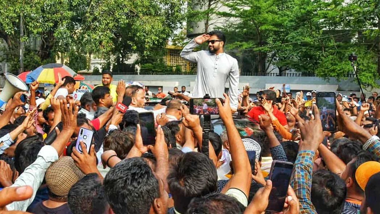ইশরাক হোসেন। ছবি : কালবেলা