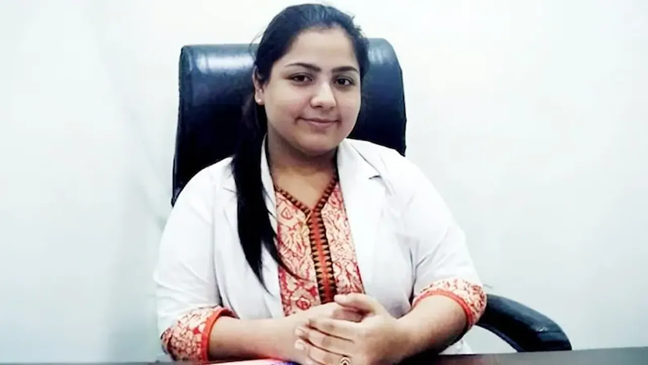 দন্ত চিকিৎসক আনুস্কা তাইওয়ারি। ছবি : সংগৃহীত