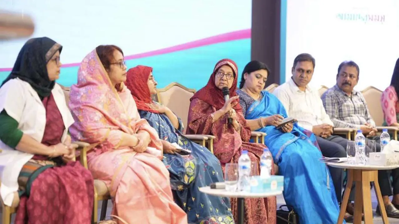 আলোচনা সভায় বক্তারা। ছবি : কালবেলা
