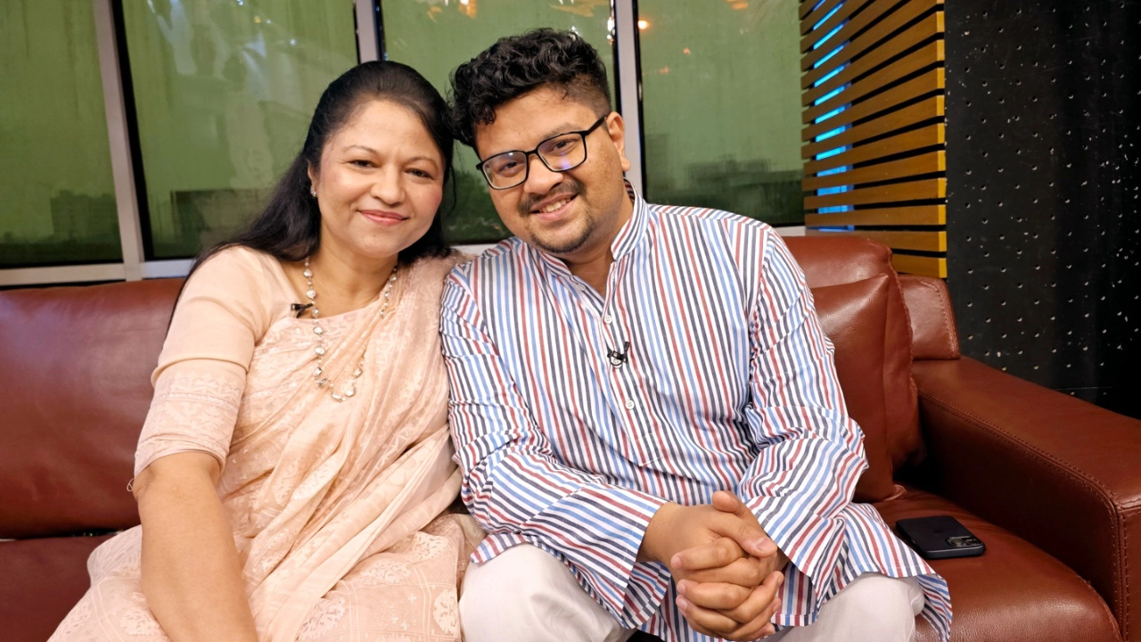 গুলতেকিন খান ও নুহাশ হ‍ুমায়ূন। ছবি: সংগৃহীত