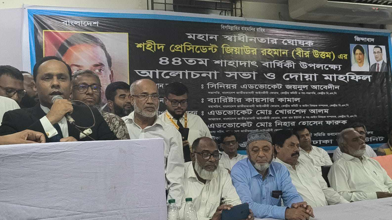 আলোচনা সভায় কায়সার কামাল। ছবি : কালবেলা