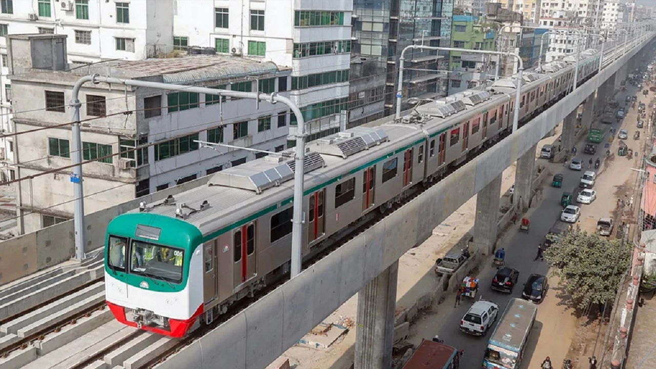 মেট্রোরেল। পুরোনো ছবি