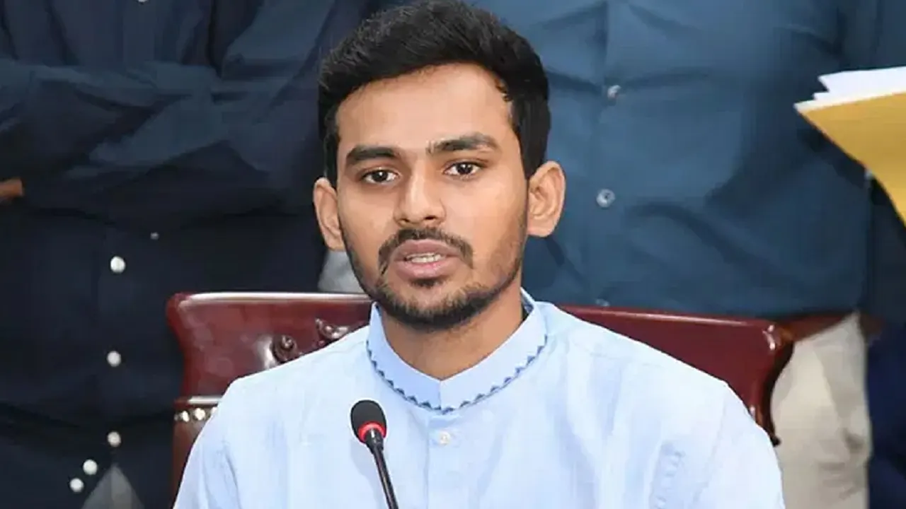 উপদেষ্টা আসিফ মাহমুদ সজীব ভূঁইয়া। ছবি : সংগৃহীত