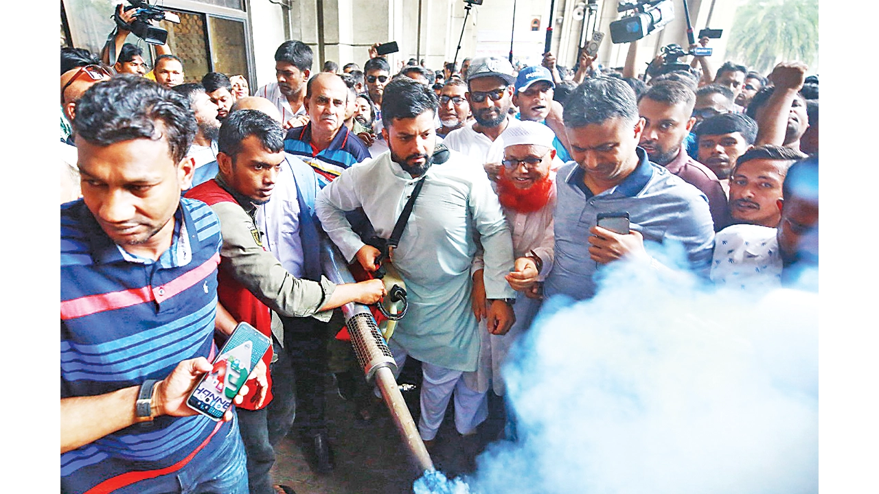মেয়র হিসেবে মশক নিধন কর্মসূচি উদ্বোধন করলেন ইশরাক
