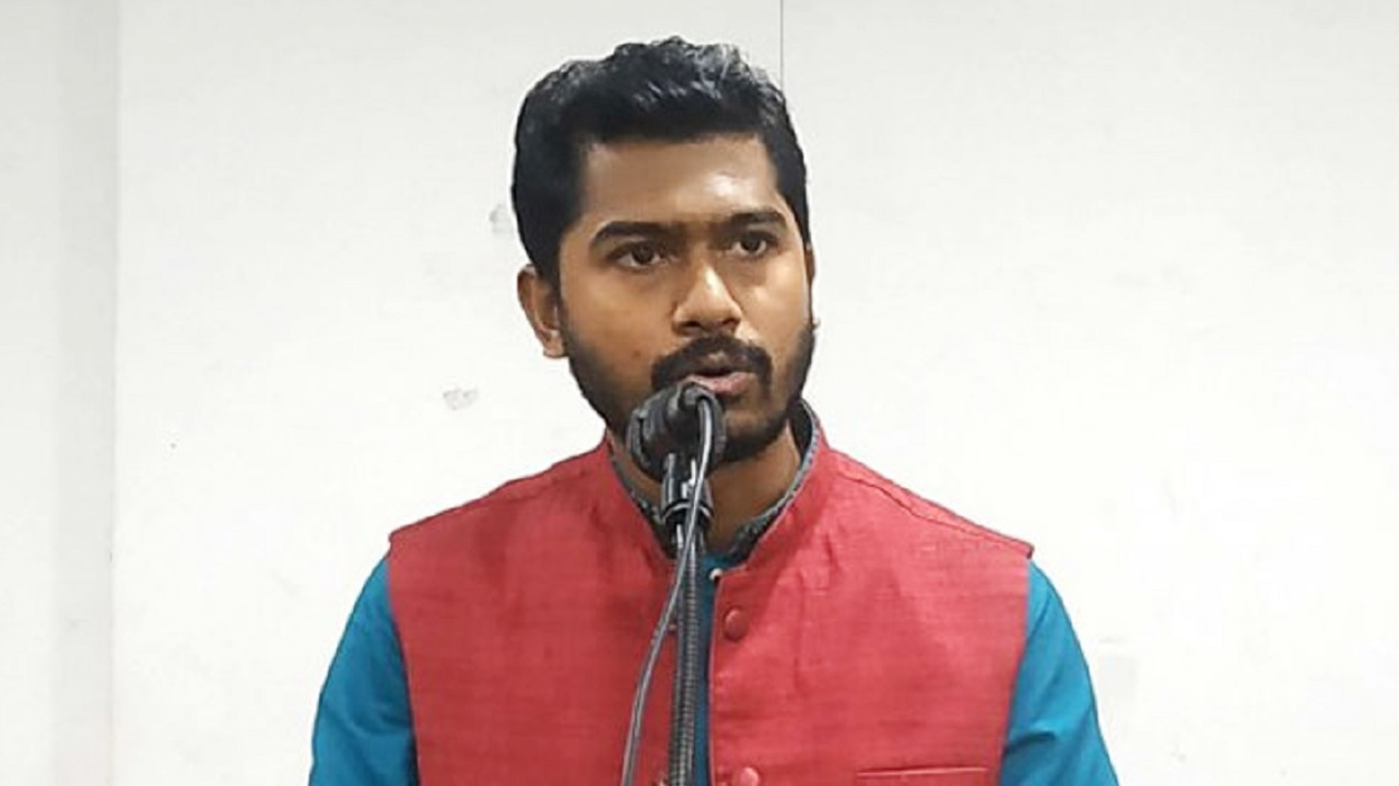 ডাকসুর সাবেক ভিপি নুরুল হক নুর। পুরোনো ছবি