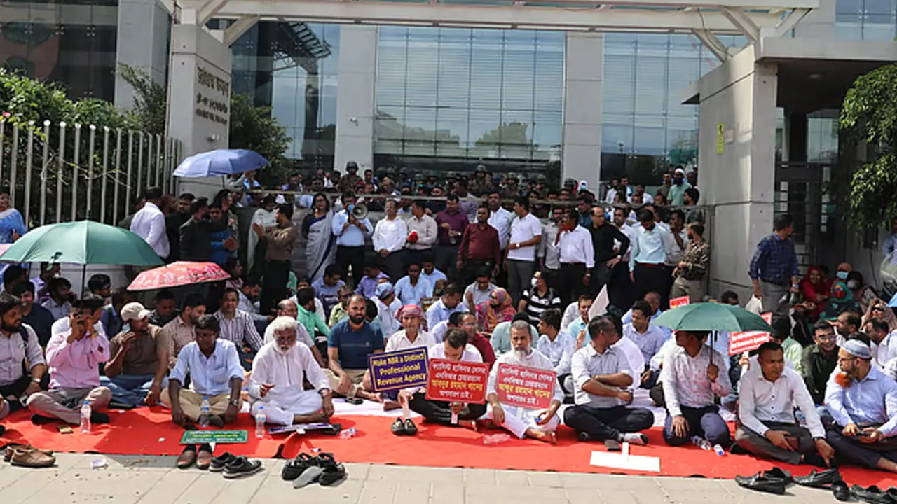 এনবিআরে শাটডাউন : সারা দেশে আমদানি-রপ্তানিসহ শুল্ক-কর কার্যক্রম বন্ধ