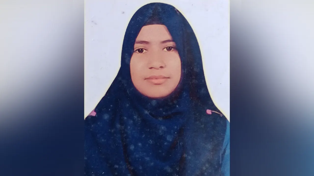 এইচএসসি পরীক্ষার্থী মোছা. সাথী খাতুন। ছবি : কালবেলা