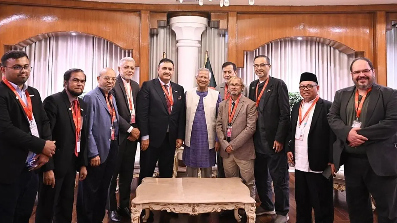 রোববার যমুনায় বিভিন্ন মুসলিম দেশের এনজিওদের একটি প্রতিনিধিদলের প্রধান উপদেষ্টার সঙ্গে সাক্ষাৎ। ছবি : সংগৃহীত
