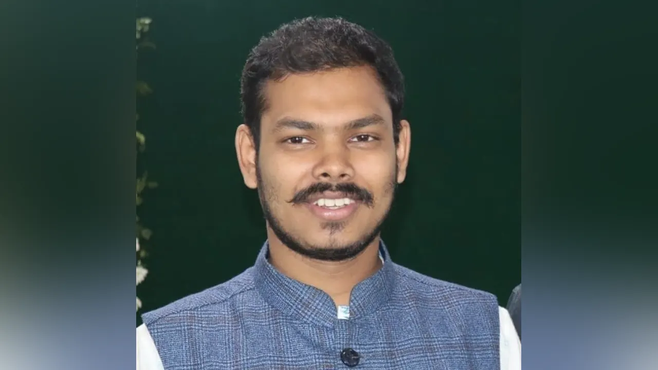 বাংলাদেশ ছাত্র অধিকার পরিষদের সভাপতি বিন ইয়ামিন মোল্লা। পুরোনো ছবি