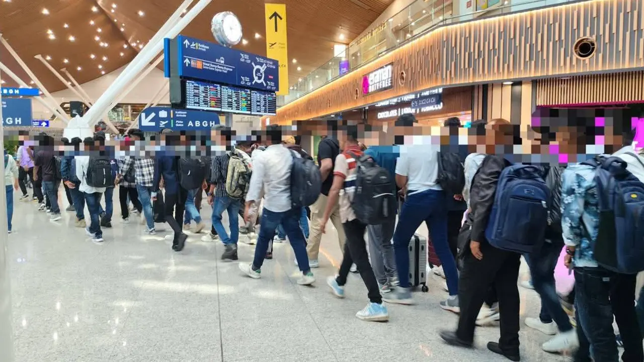 মালয়েশিয়ায় প্রবেশের সময় ৯৬ বাংলাদেশি আটক