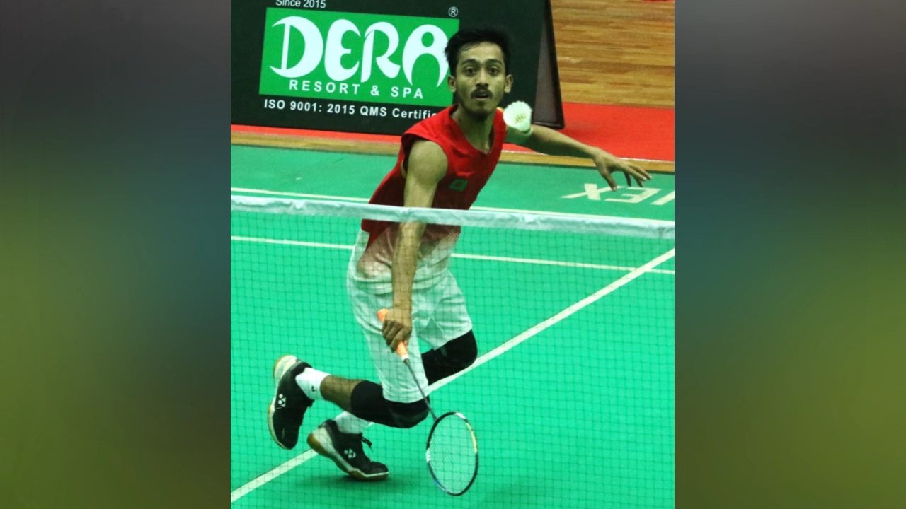 এসএসএম সিবগাত উল্লাহ ২-১ সেটে আয়মান ইবনে জামানকে পরাজিত করেন। ছবি : সংগৃহীত