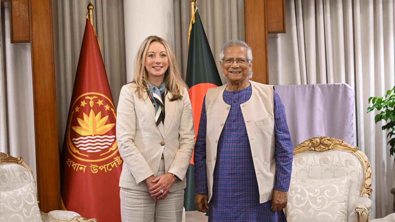 প্রধান উপদেষ্টার সঙ্গে লরেন ড্রেয়ারের বৈঠক