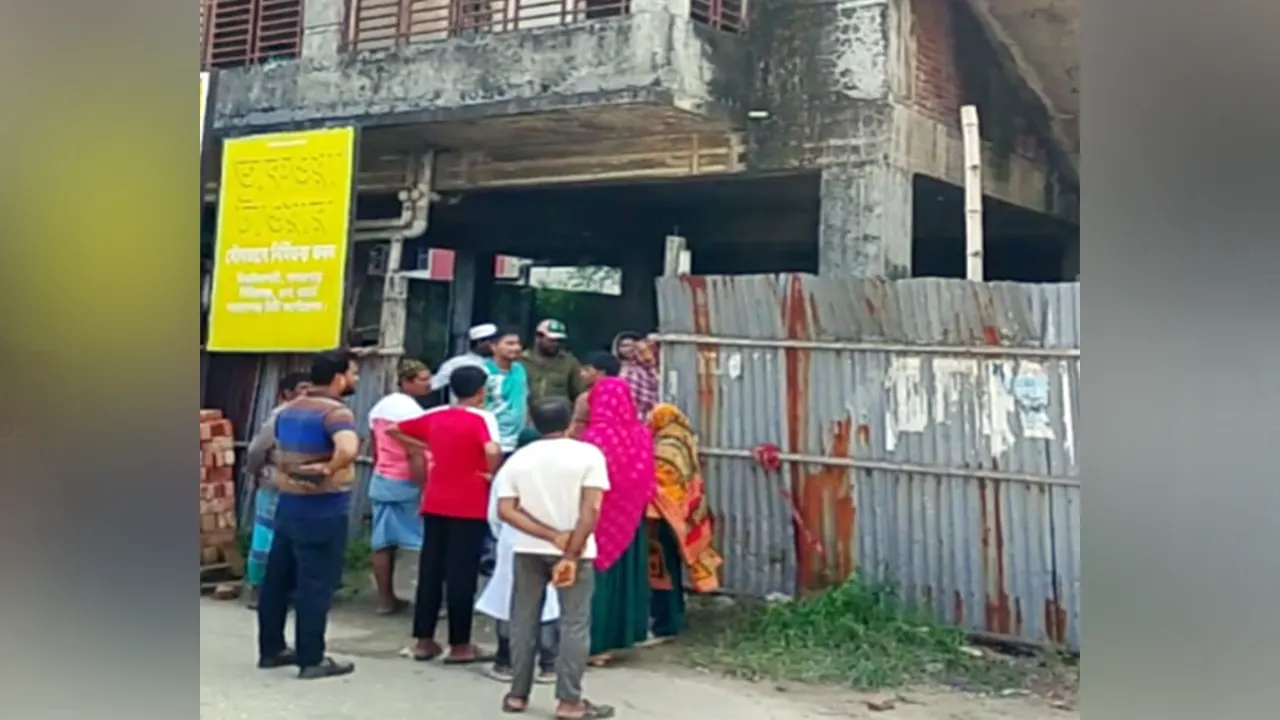 নির্মাণাধীন ভবন থেকে মরদেহটি উদ্ধার করা হয়। ছবি : সংগৃহীত