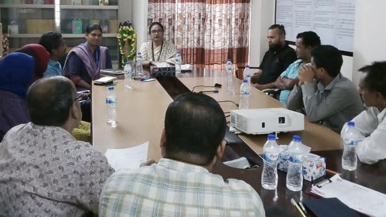 সভায় অতিথিরা। ছবি : সংগৃহীত