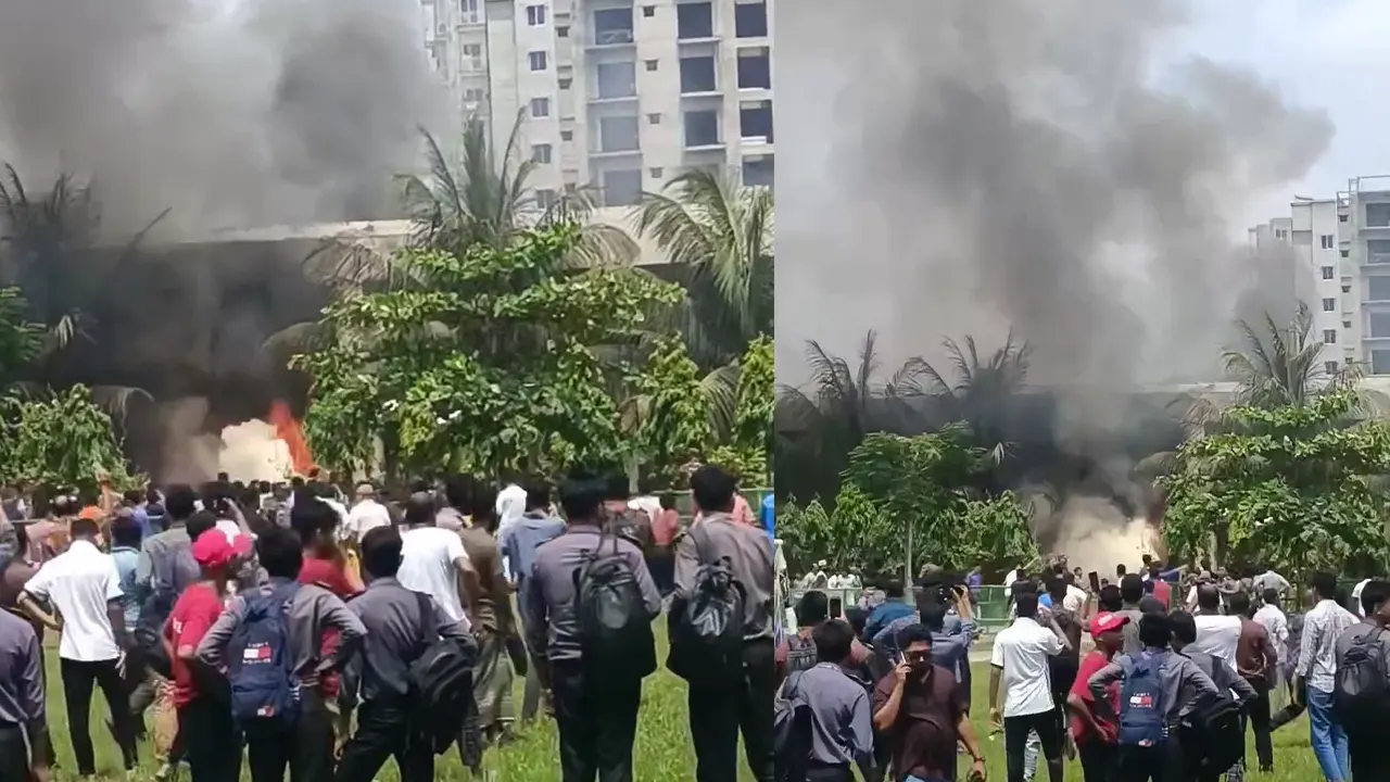 মাইলস্টোন কলেজের মেইন ক্যাম্পাসে প্রশিক্ষণ বিমান বিধ্বস্তের পর ধোঁয়া উড়ছে। ছবি : সংগৃহীত