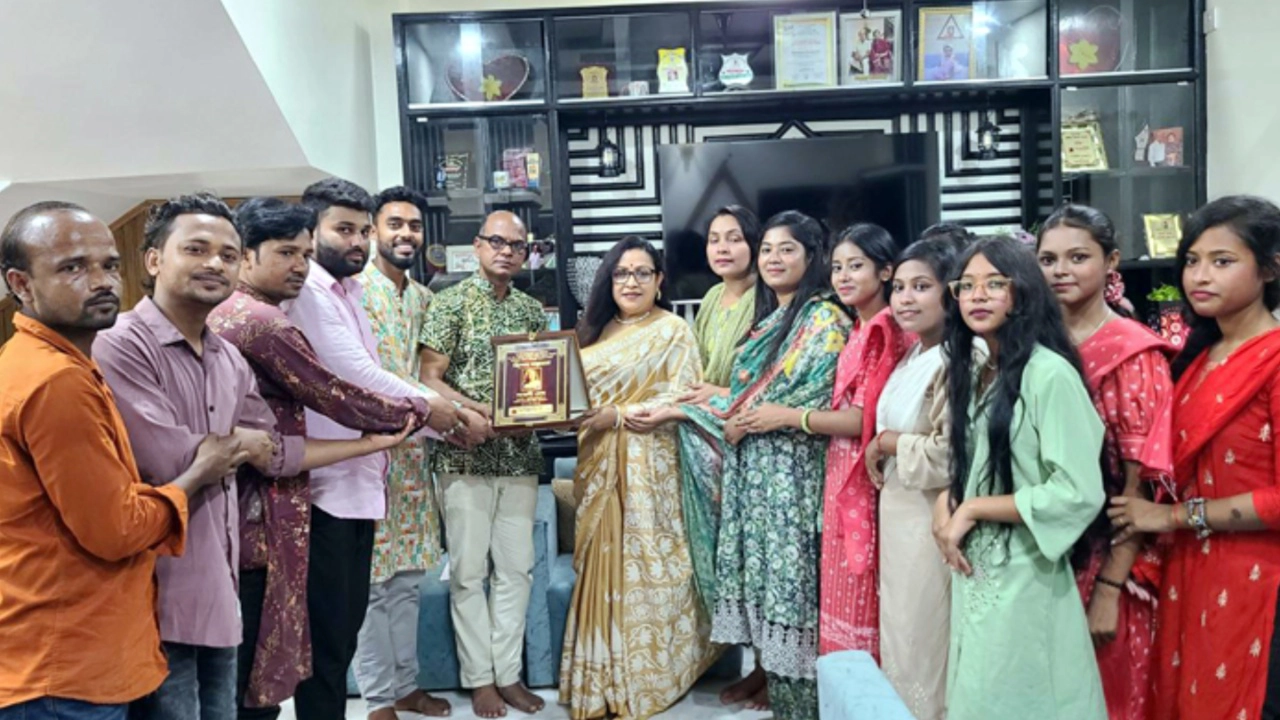 ‘ধামাইল’-কে জাতীয় স্বীকৃতির দাবিতে গণস্বাক্ষর কর্মসূচি শুরু। ছবি : সংগৃহীত