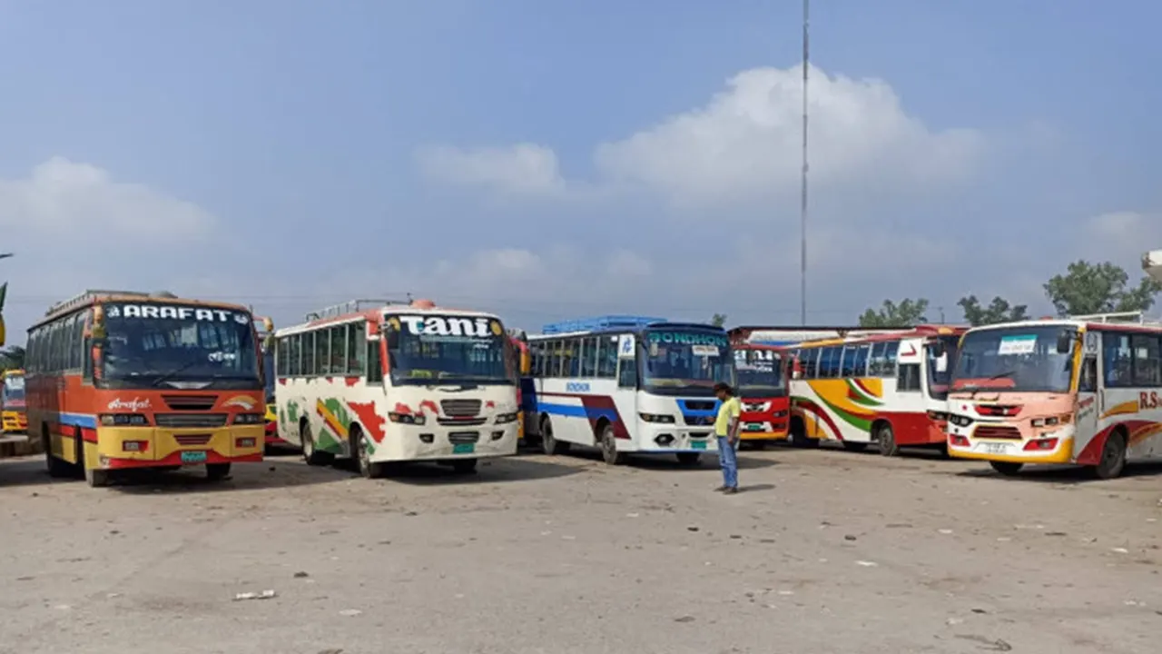 রাজশাহী-চাঁপাইনবাবগঞ্জ রুটের বাস। পুরোনো ছবি