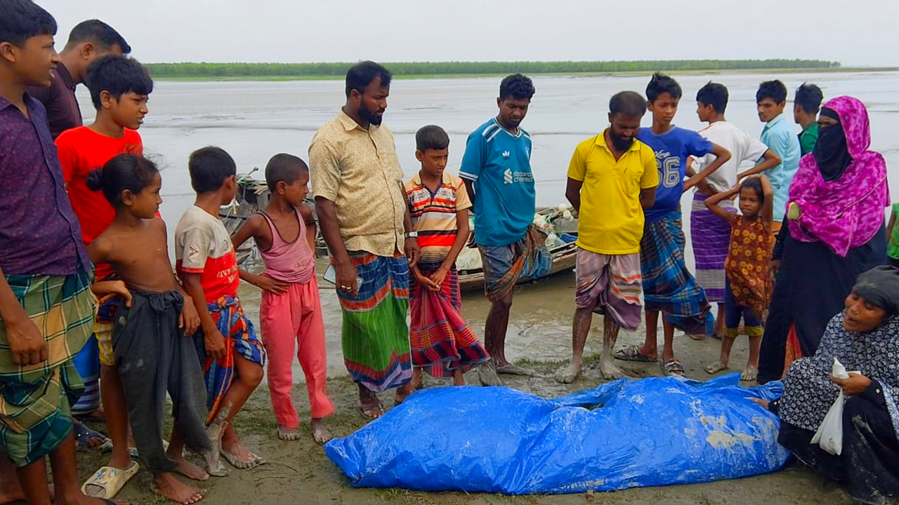 মরদেহের পাশে স্বজনের আহাজারি। ছবি : কালবেলা