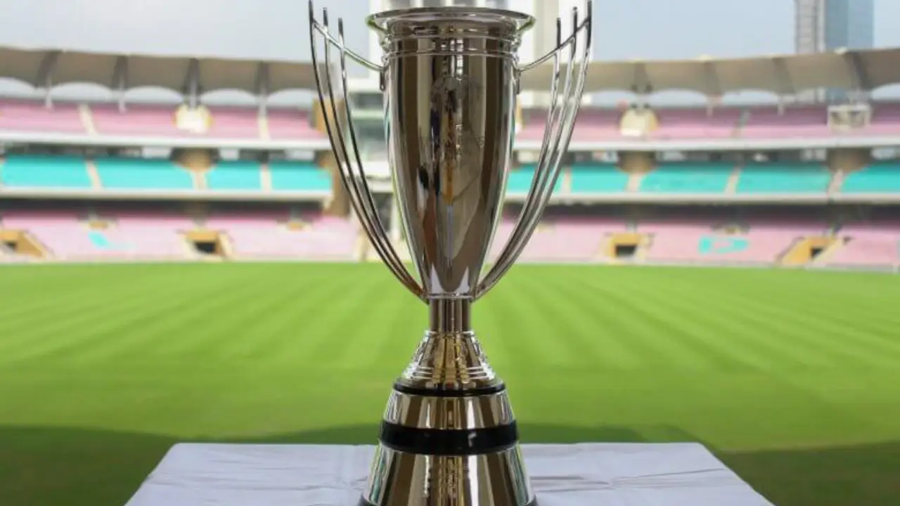নারী এশিয়ান কাপের ট্রফি। ছবি : সংগৃহীত