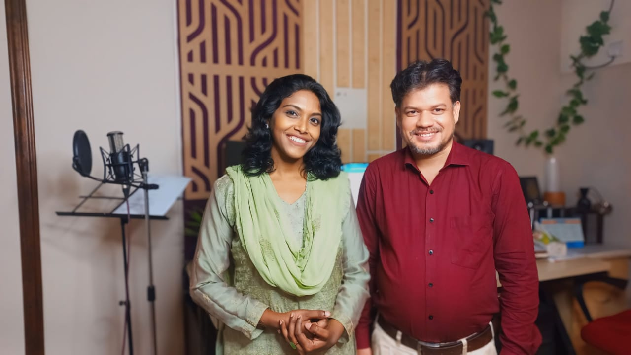স্টুডিওতে সায়ীদ আবদুল মালিক ও ইভা। ছবি : সংগৃহীত