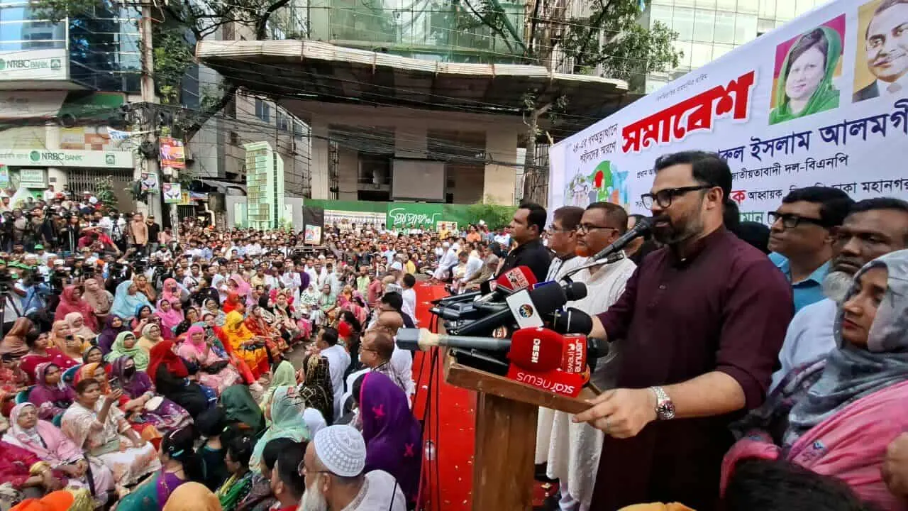 বক্তব্য রাখছেন বিএনপির কেন্দ্রীয় ক্রীড়াবিষয়ক সম্পাদক ও ঢাকা মহানগর উত্তরের আহ্বায়ক আমিনুল হক। ছবি : কালবেলা