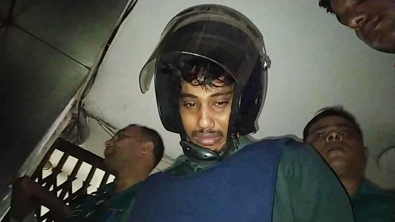 আদালতে জানে আলম অপু। ছবি : কালবেলা