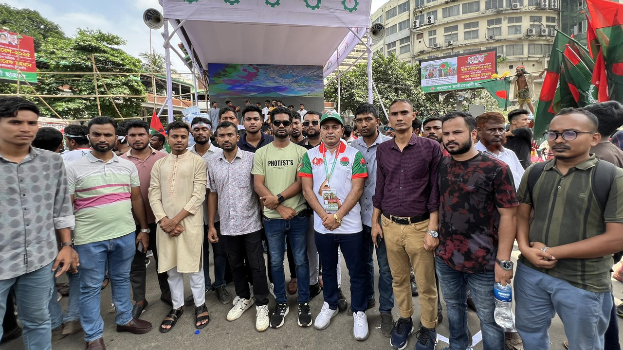 শাহবাগে জড়ো হচ্ছেন ছাত্রদলের নেতাকর্মীরা। ছবি : কালবেলা