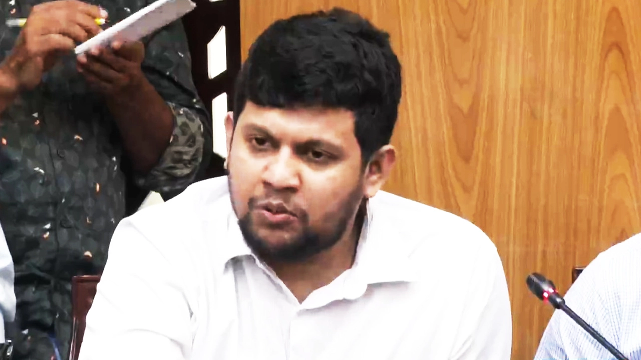 তথ্য উপদেষ্টা মাহফুজ আলম। ছবি : সংগৃহীত