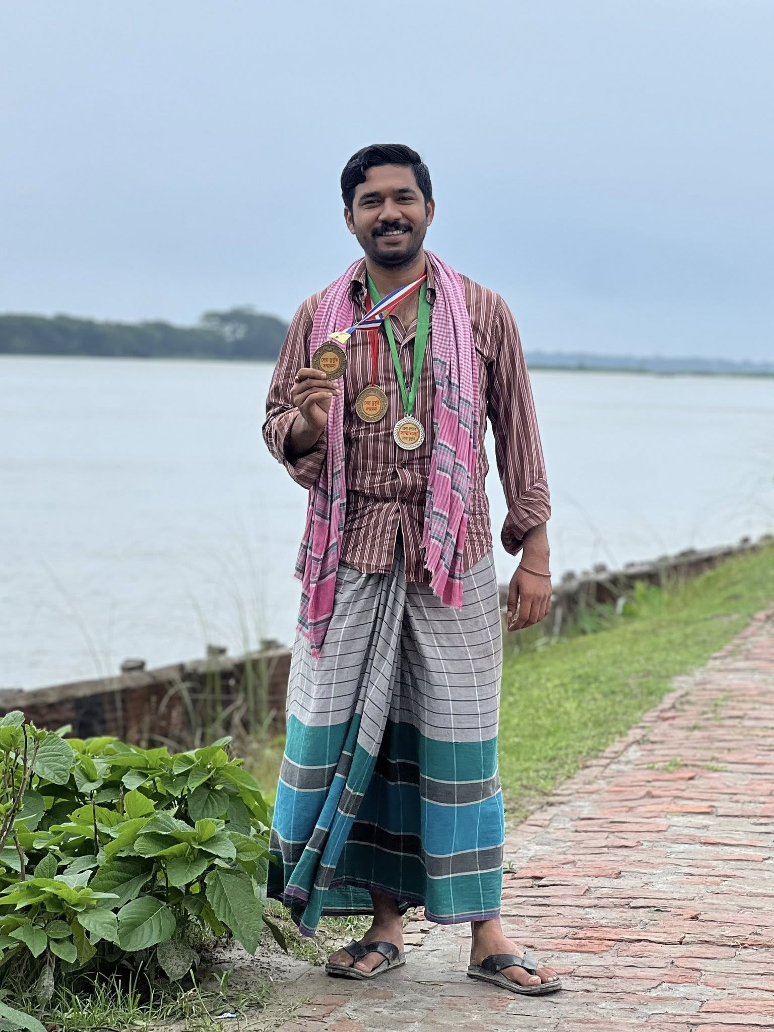 সকল বাটপারের তীর্থভূমি আমার জন্মভূমি : খায়রুল বাসার