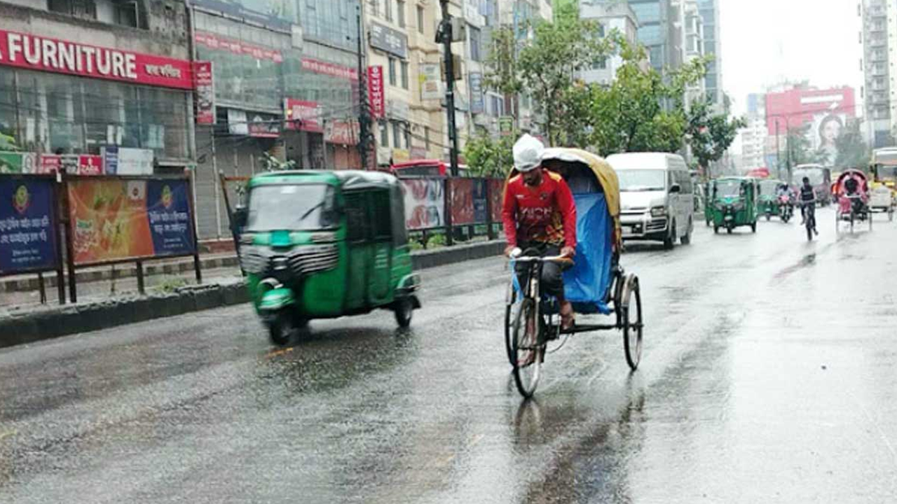 রাজধানীতে বৃষ্টি। পুরোনো ছবি