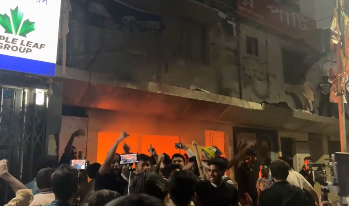 ফের জাতীয় পার্টির কেন্দ্রীয় কার্যালয়ে ভাঙচুর-আগুন