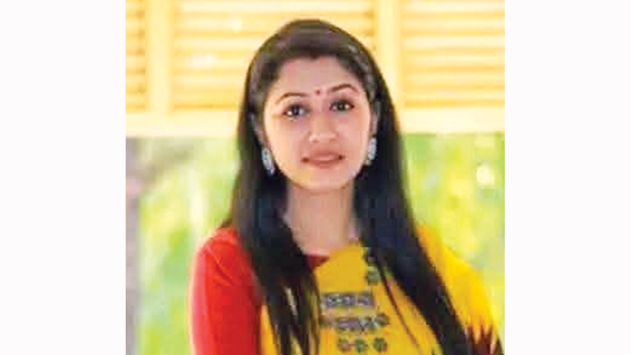 Yalangoch qizlar uyda yashirin kameralar