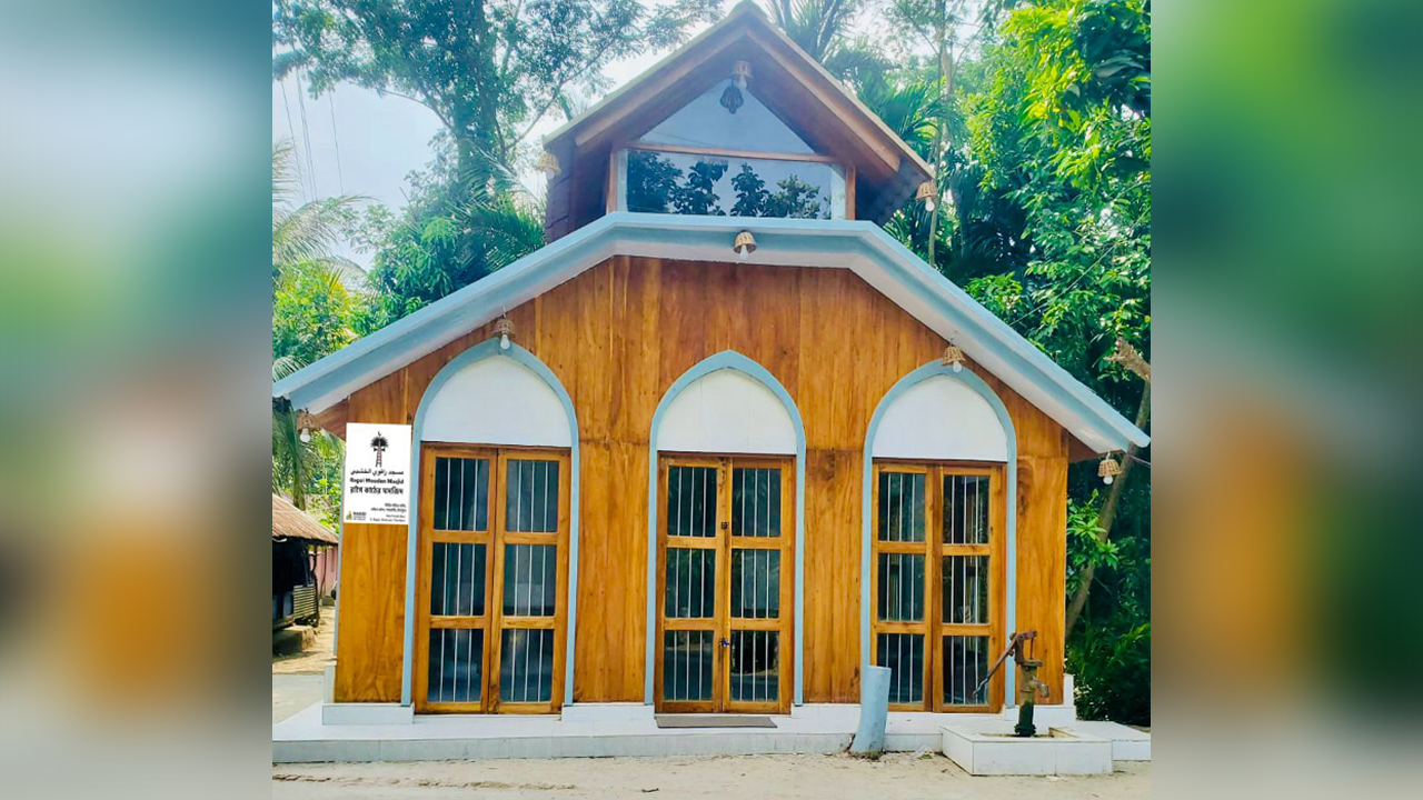 রাগৈ কাঠের মসজিদ। ছবি : কালবেলা