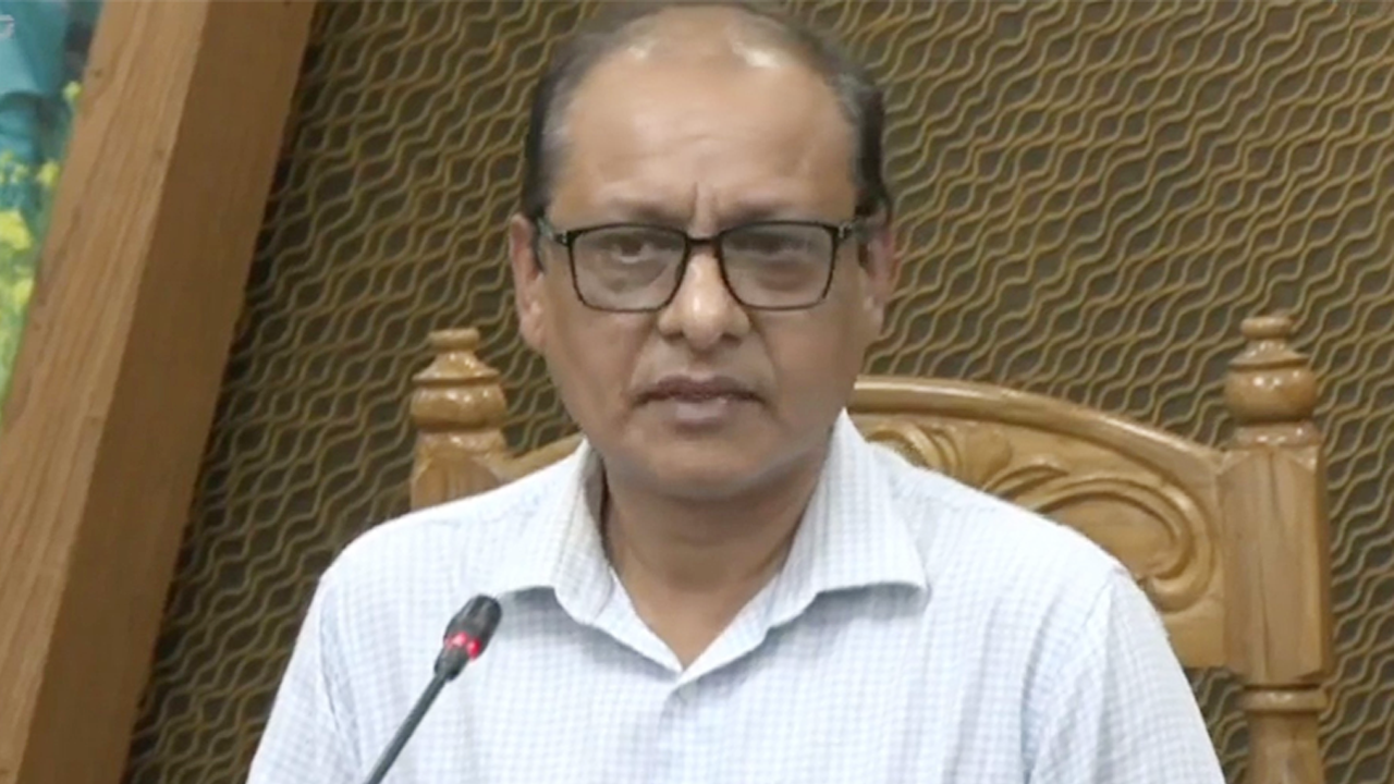 উপদেষ্টা অধ্যাপক ড. বিধান রঞ্জন রায় পোদ্দার। পুরোনো ছবি