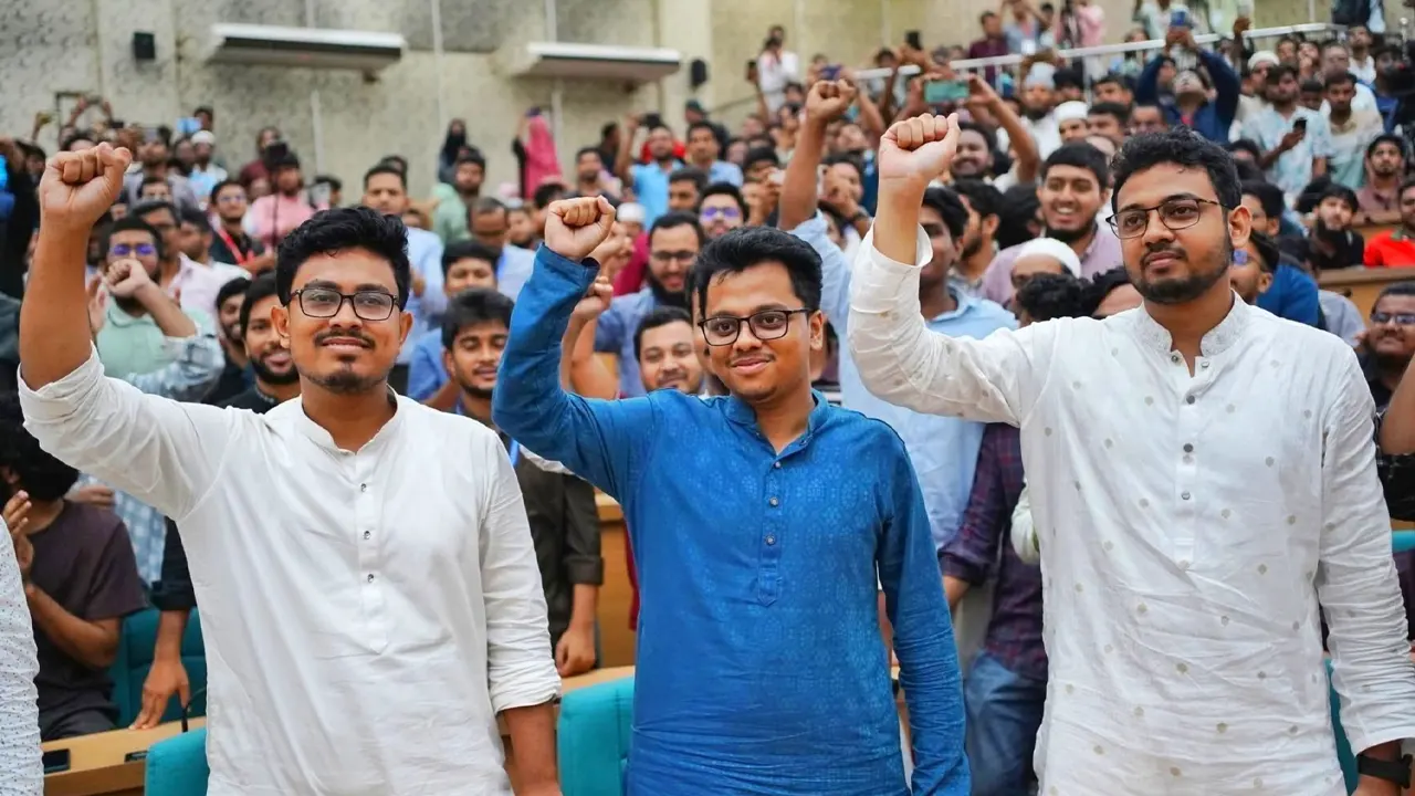 ডাকসুর নবনির্বাচিত ভিপি, জিএস  এবং এজিএস। ছবি: সংগৃহীত
