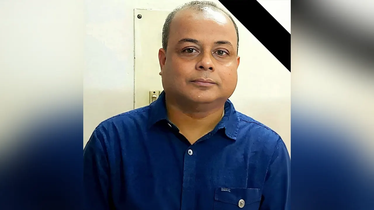 শিক্ষক আবু দায়েন। ছবি : ফেসবুক