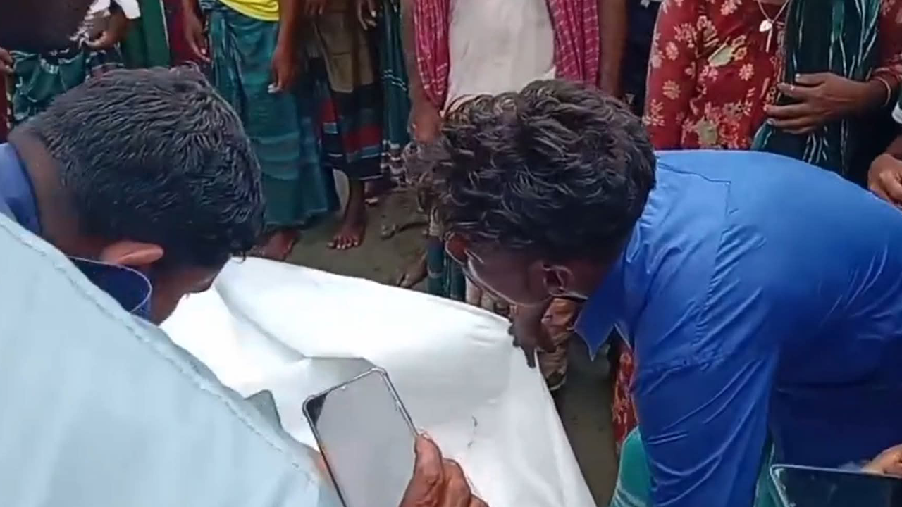 শিশুর মরদেহ উদ্ধার। ছবি : কালবেলা