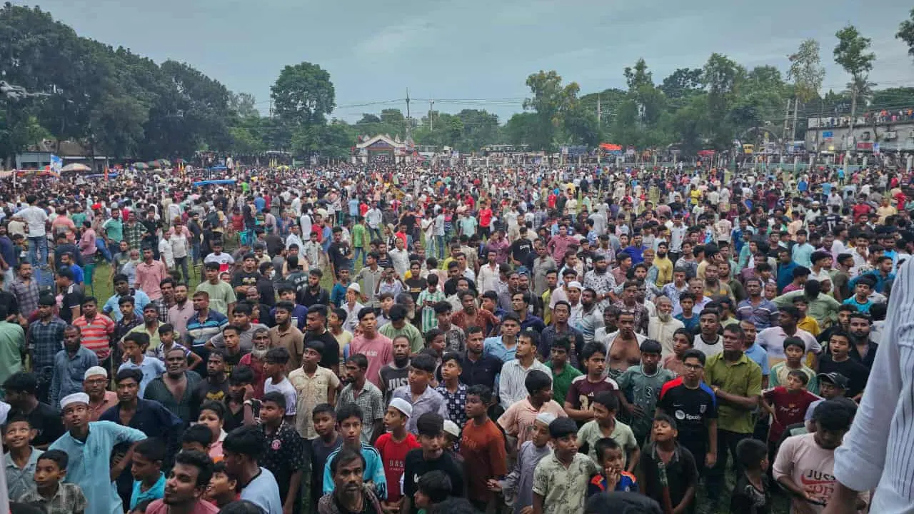 কালিহাতি উপজেলার ক্রীড়াঙ্গনে নতুন ইতিহাস সৃষ্টি করেছে সূচনা কালিহাতি গোল্ডকাপ ফুটবল টুর্নামেন্ট ২০২৫। ছবি : কালবেলা